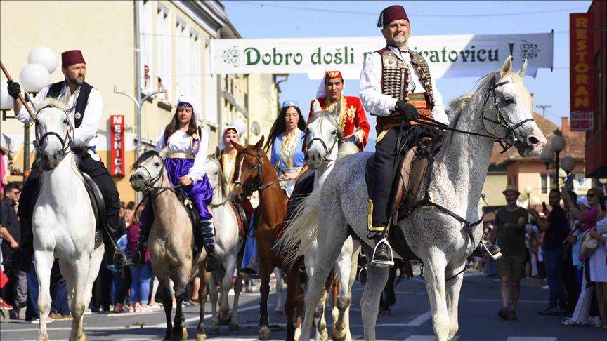 Više hiljada građana aplauzom dočekalo konjanike u Donjem Vakufu